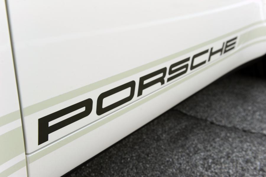  Porsche 911 by Singer 2011 года  (фото 31 из 159)
